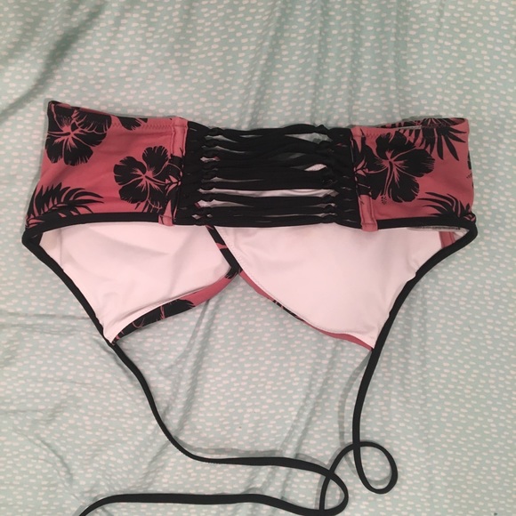 VS Pink Wrap bathing suit top - Picture 2 of 3